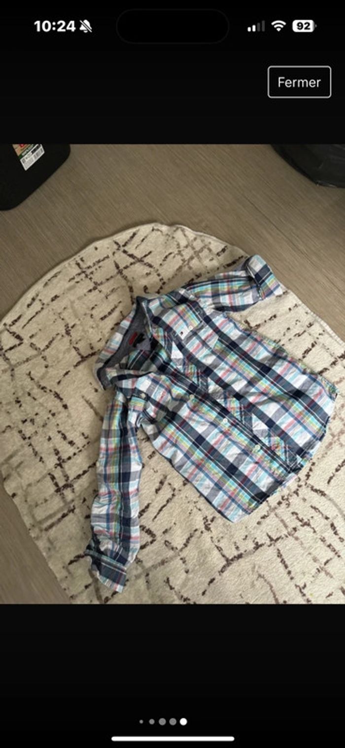 Chemise tommy hilfilger 6 ans excellent état - photo numéro 3