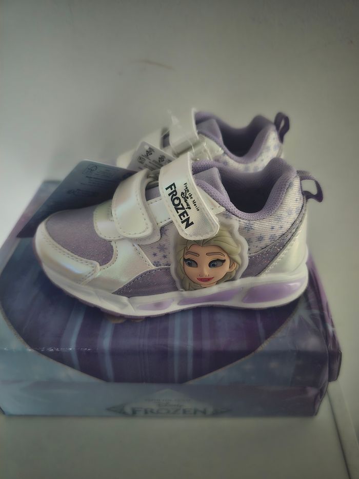 Baskets frozen taille 25