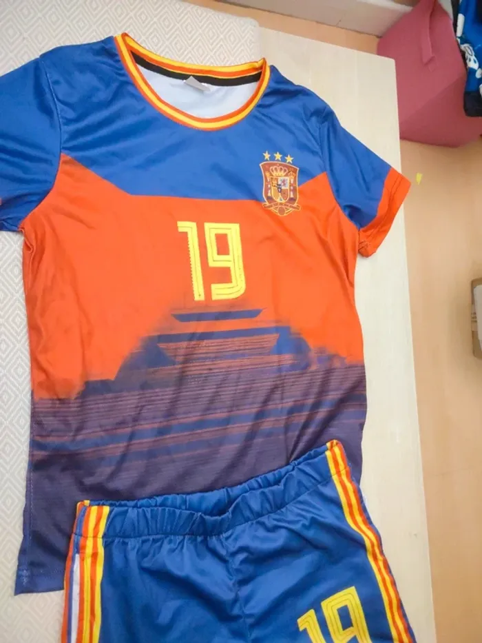 Ensemble foot all Espagne yamal 14 ans - photo numéro 2