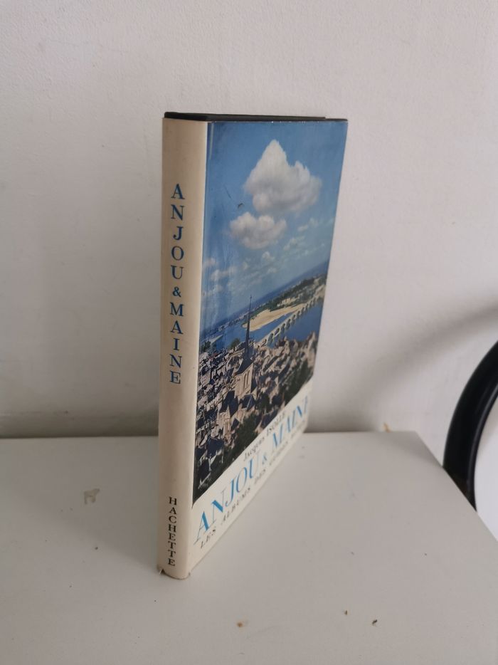 Anjou Maine. Les albums des guides bleus. Jacques Isolle - photo numéro 3