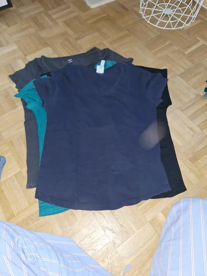 Lot 4 tee shirts - photo numéro 4