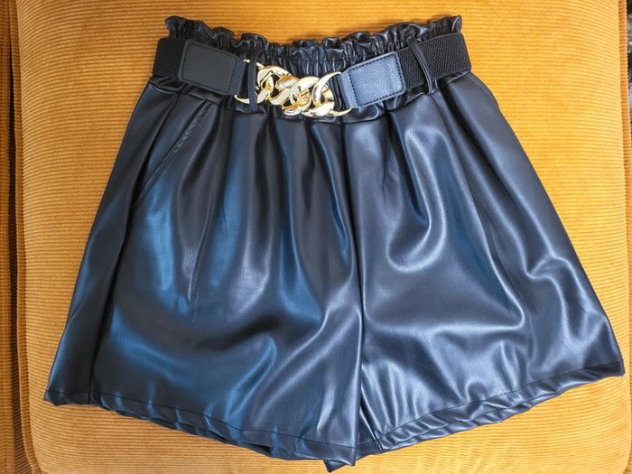 Lot de jupes Short en simili cuir noir
🖤