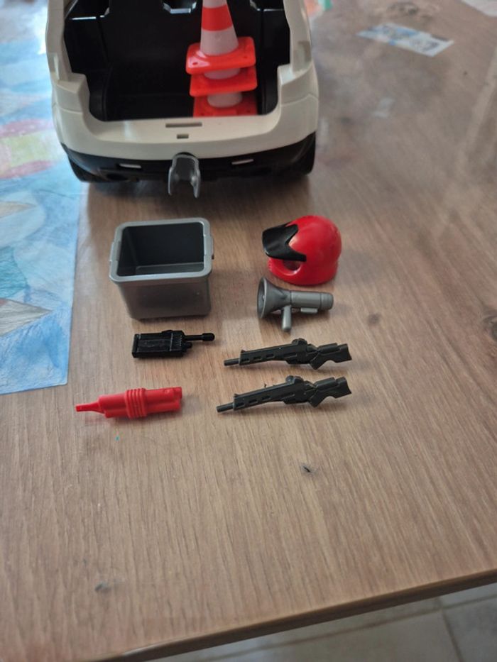 Poste de Police Playmobil 71602 Complet - photo numéro 4