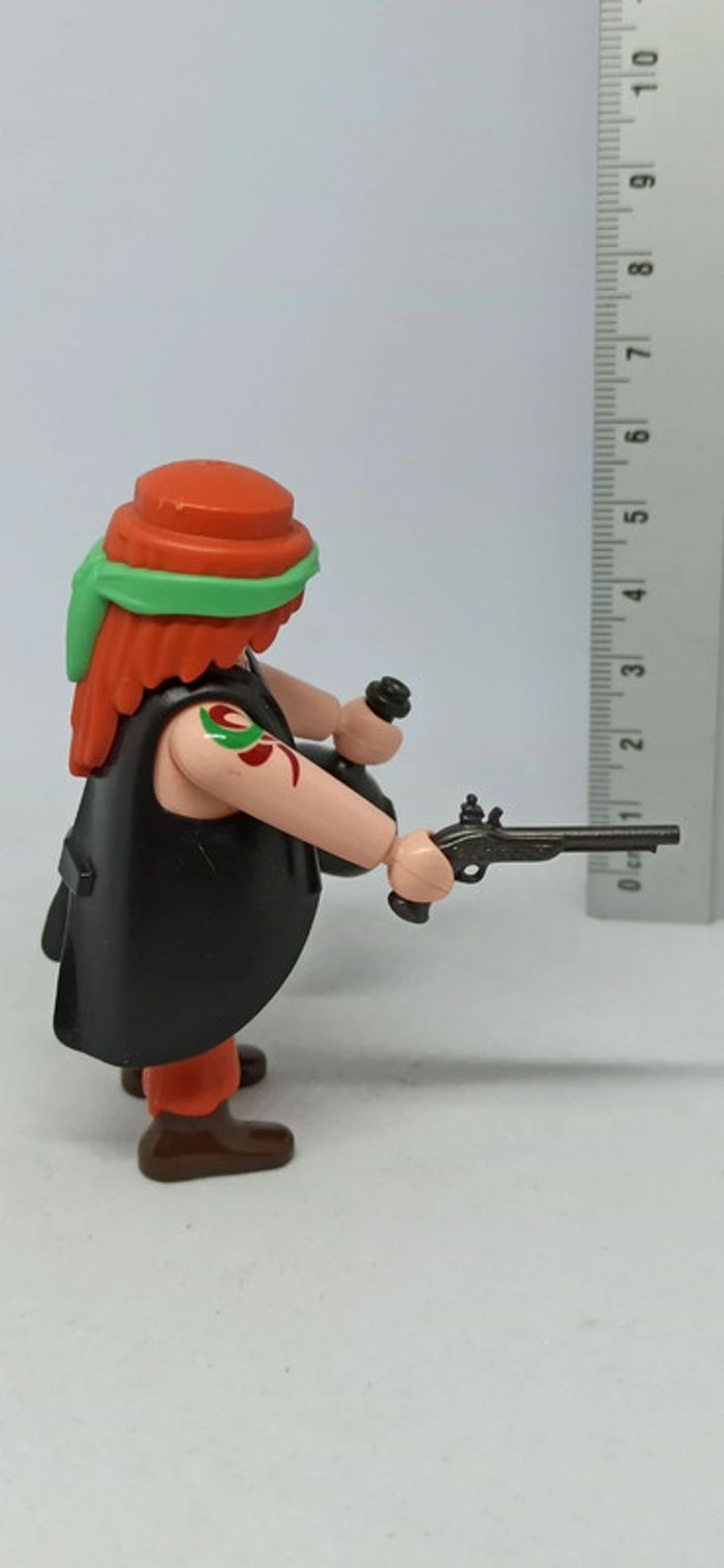 Homme pirate avec tatouages arme et carafe playmobil - photo numéro 4
