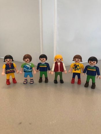 Lot de 6 figurines enfants playmobil numéro 2