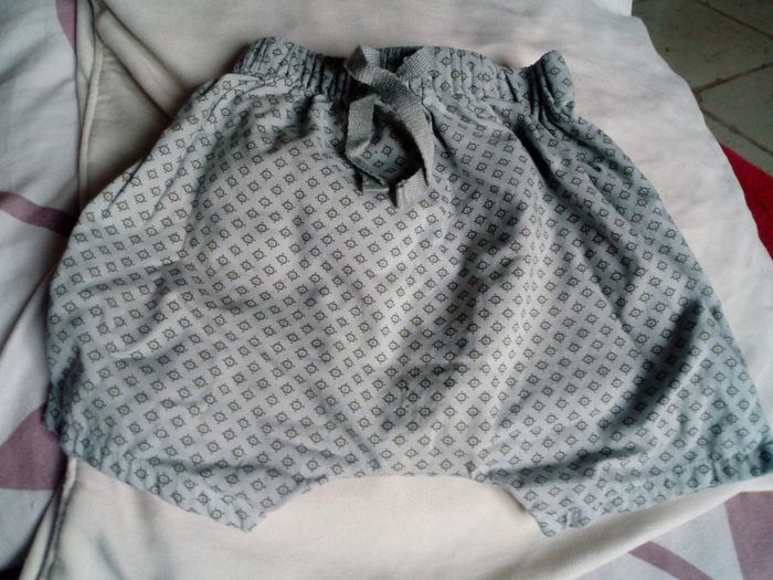 Short fille
