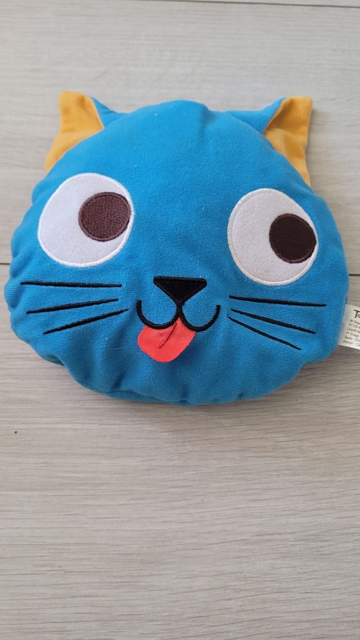 Chat peluche anti stress et grelotPeluche chat bleue, anti stress avec un grelot à l'intérieur