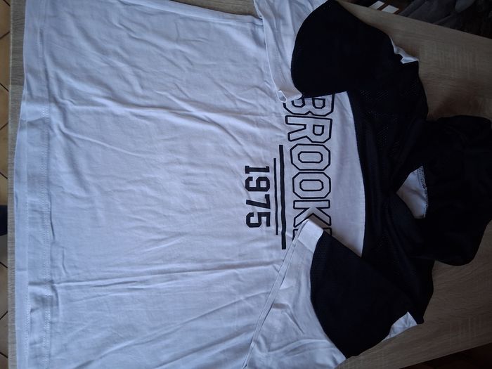 Tee shirt