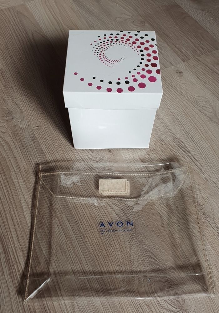 Petite boîte en carton et sa pochette Avon