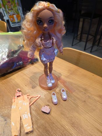 Poupee Raimbow high  1