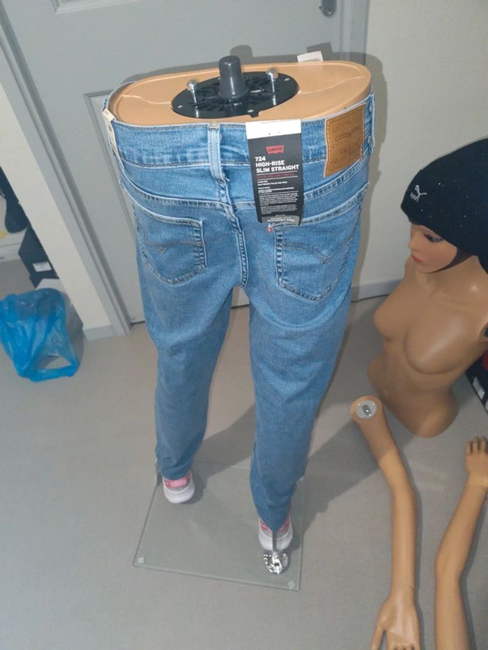 Jean s levis femme - photo numéro 3