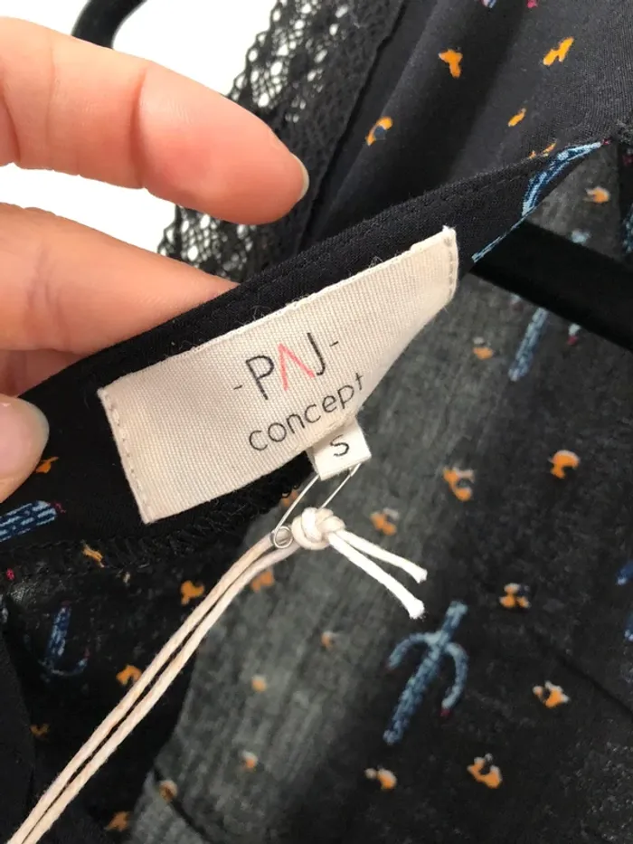 Robe droite noire à motifs cactus bleus, neuve avec étiquette PAJ taille S - photo numéro 12