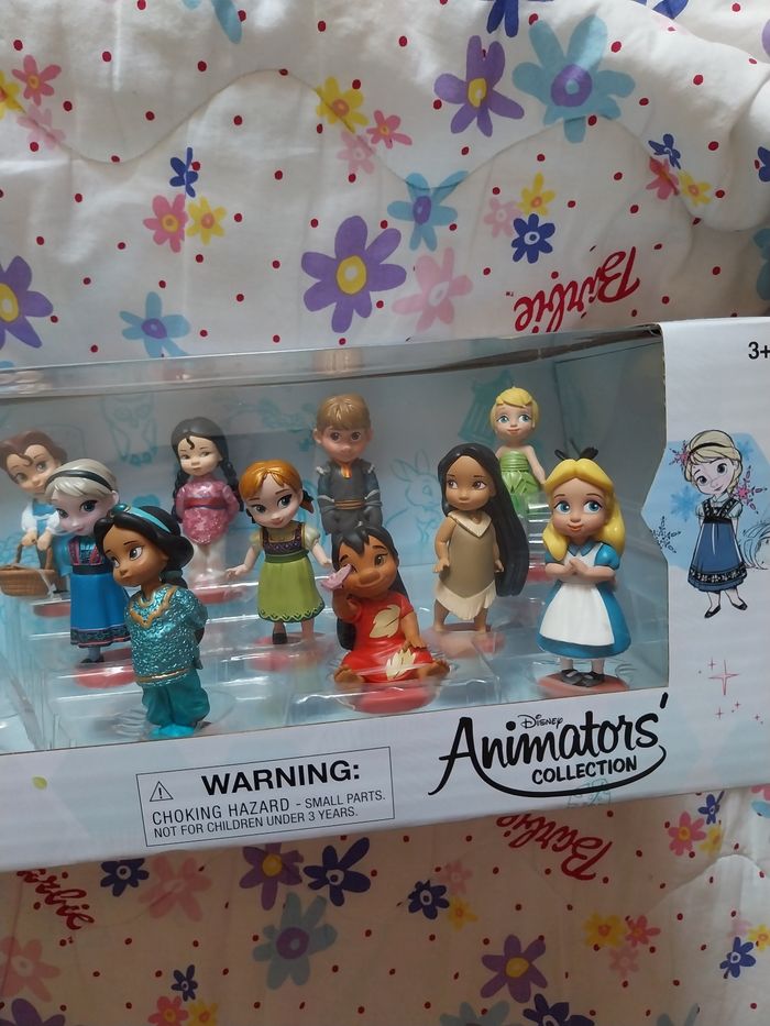 Méga coffret de figurines Animators 20 princesses et princes Disney mini animators - photo numéro 4