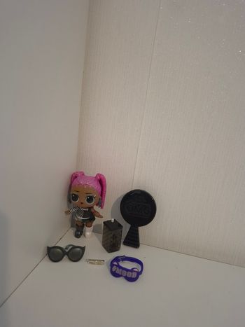 Jolie poupée L.O.L. Surprise ! JK M.C. Swag (Mini Fashion Doll) + Accessoires