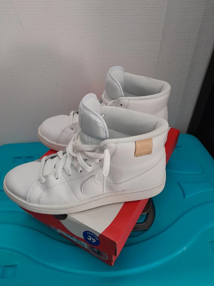 Nike court Royale 2 Mid  women 39