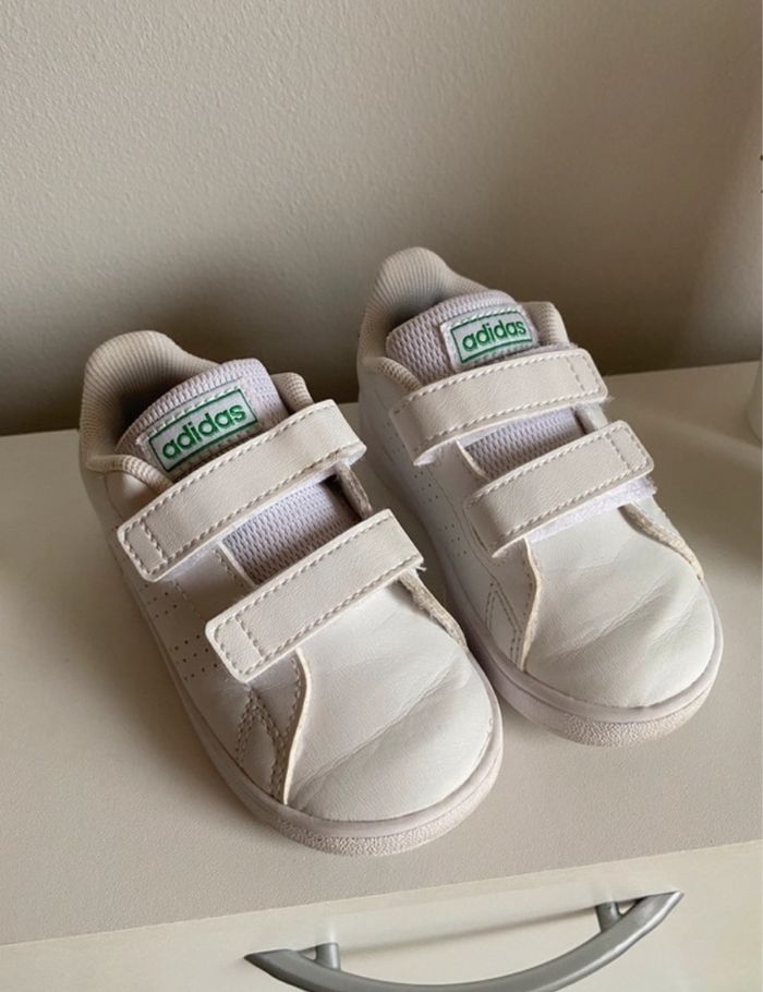 Baskets Adidas 22 - photo numéro 2