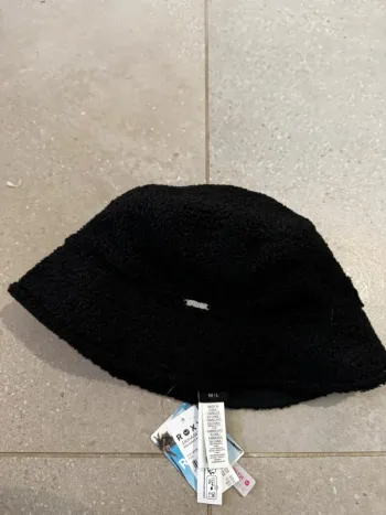 Bob noir Roxy, taille M/L, neuf, valeur 35€