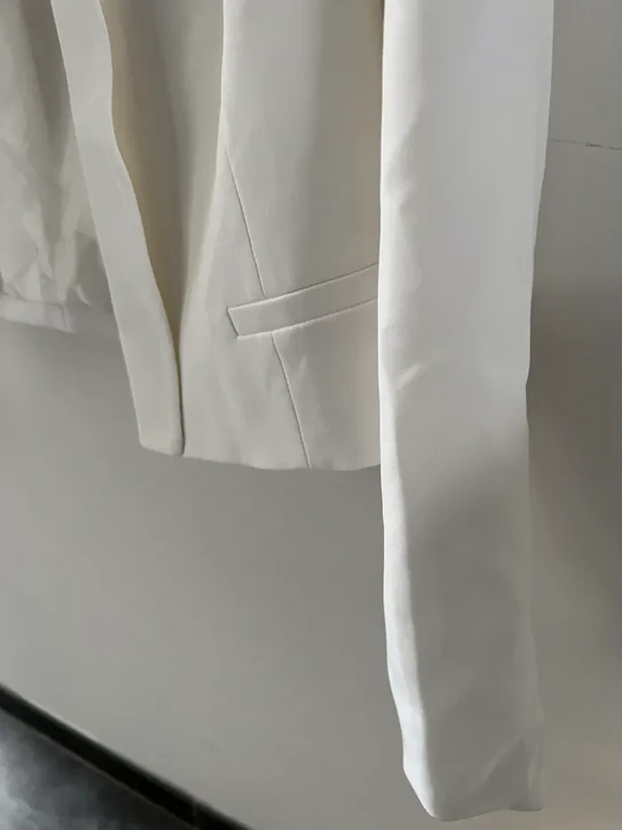 Veste blanche - photo numéro 2