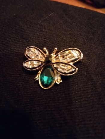 Idée cadeau 🎁: Broche abeille
