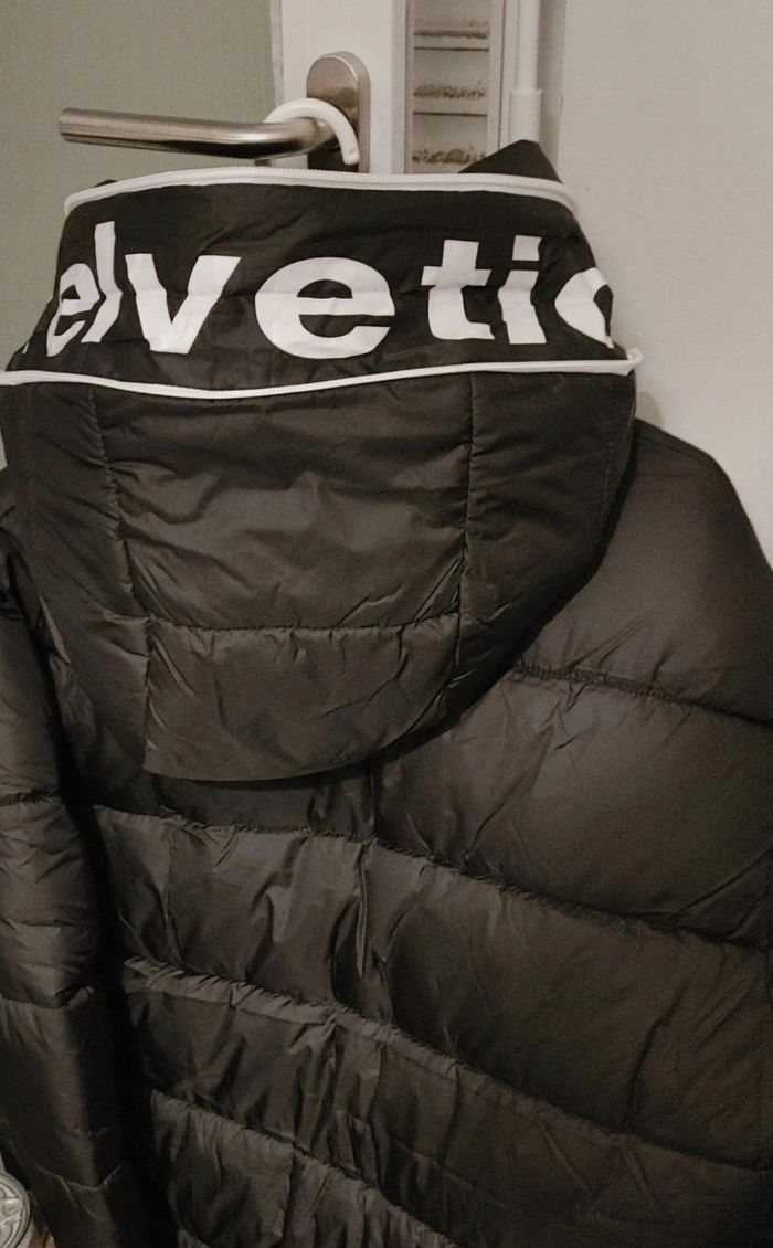 Doudoune Helvetica XXL Neuve a capuche Black Trevor - photo numéro 3