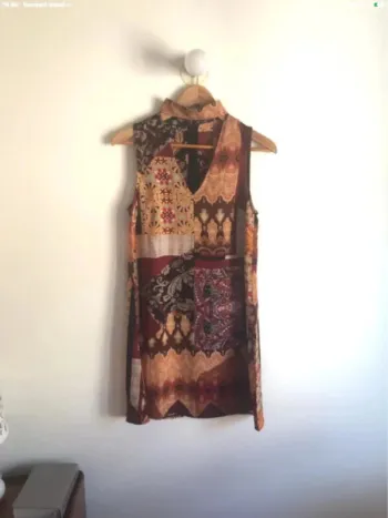 Robe taille 36 sans manches et à imprimés cachemire