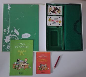 Jeux de cartes et tapis vert dans un coffret Astérix