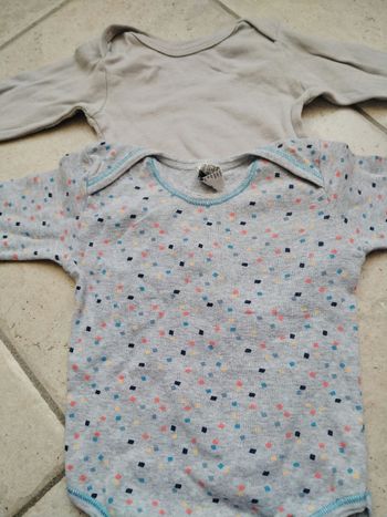 Lot 2 bodies 3 mois