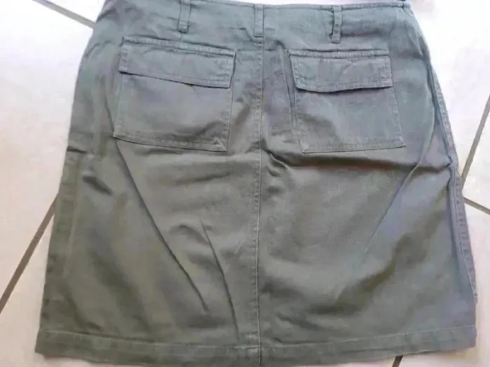 Ensemble Jupe courte et veste kaki taille 38/40 - photo numéro 3