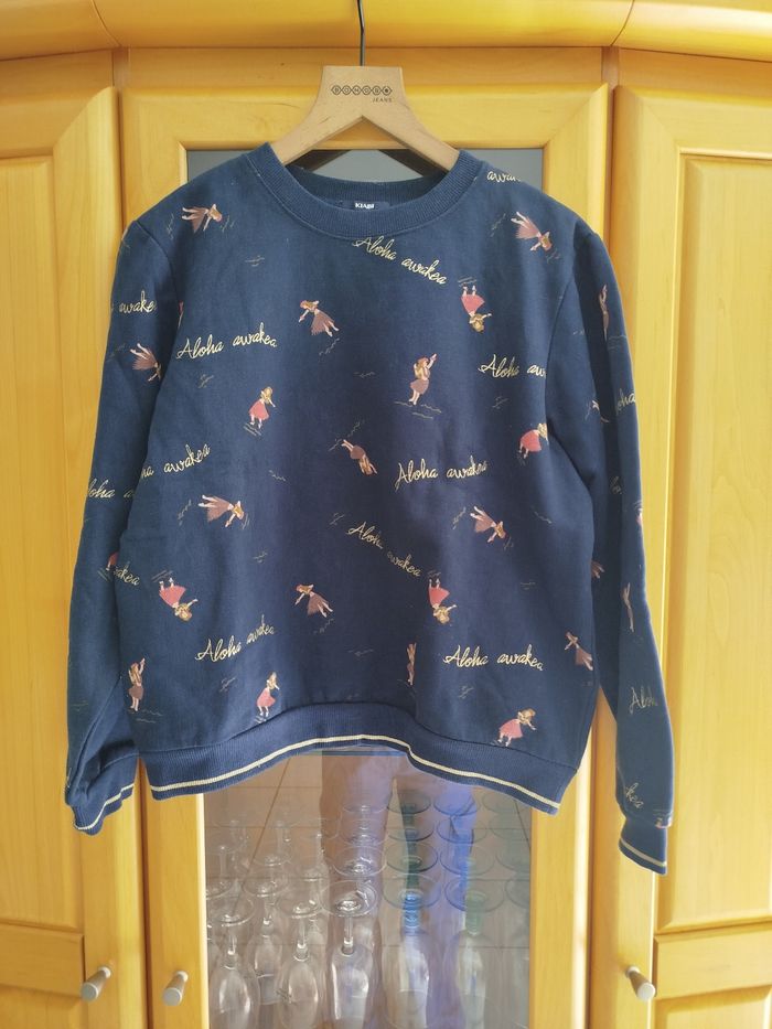 Sweat bleu marine hawaiien taille M Kiabi