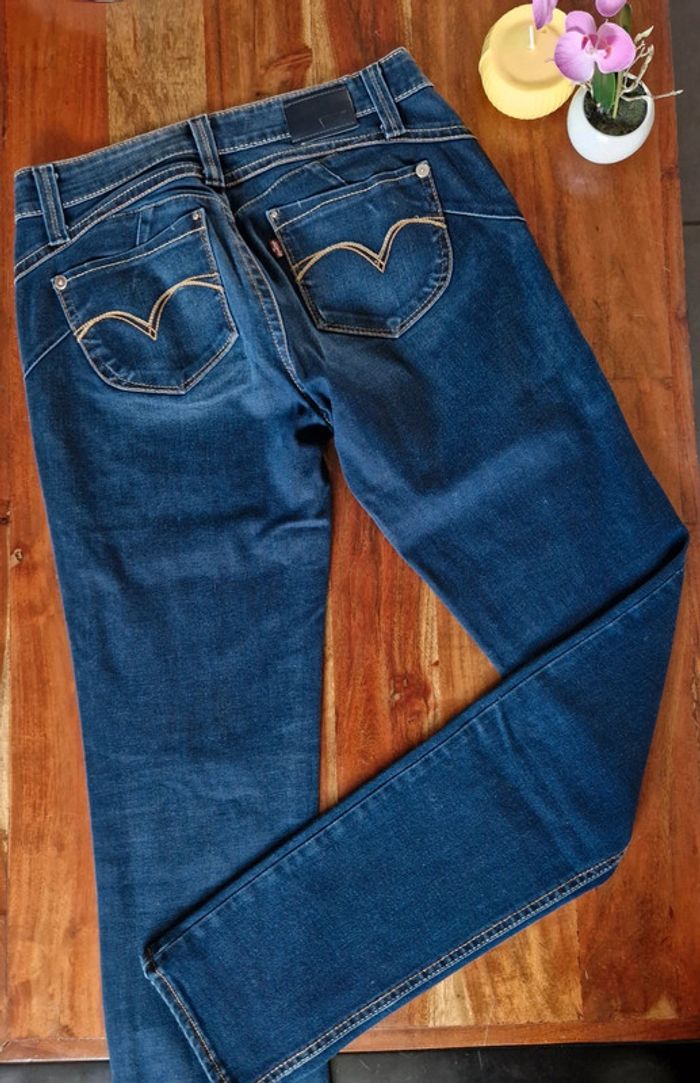 Jean Levi's modèle Revel taille 29 - photo numéro 2