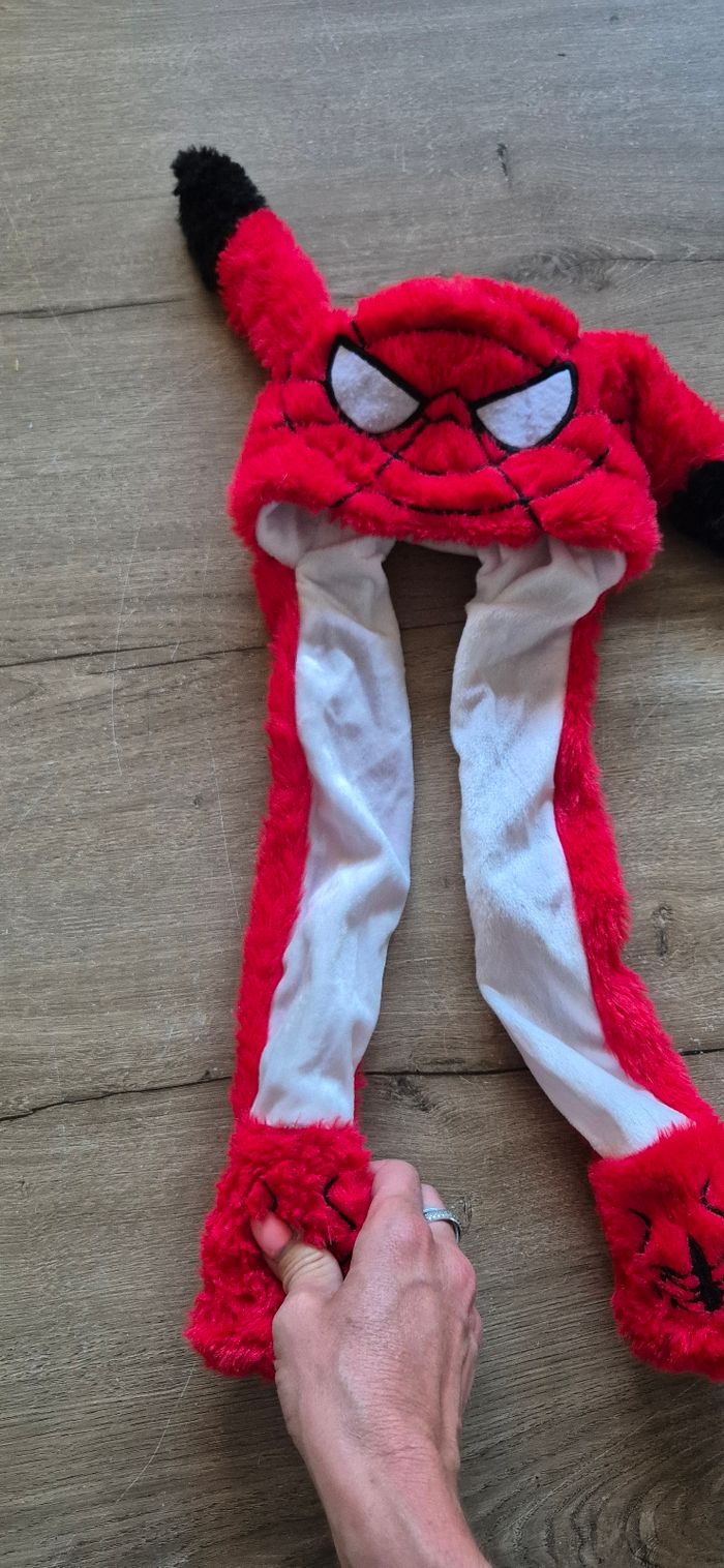 Bonnet Spiderman avec oreilles mobiles - photo numéro 4