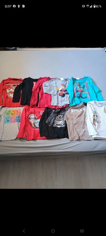 T-shirt à manches longues taille 5 ans