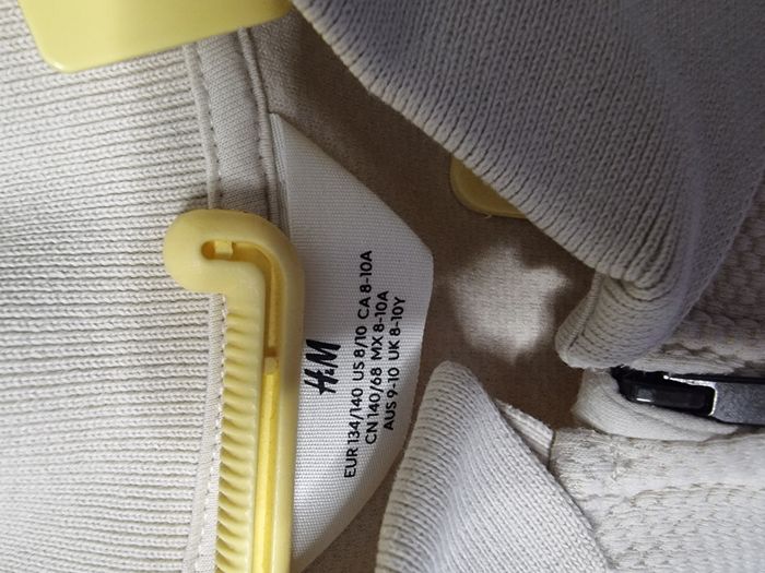 Polo de chez h&m taille 8-10 ans - photo numéro 2