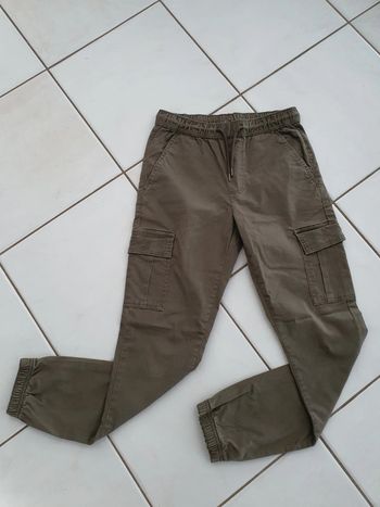Pantalon cargo kiabi taille 34 ( xs ) en très bon état