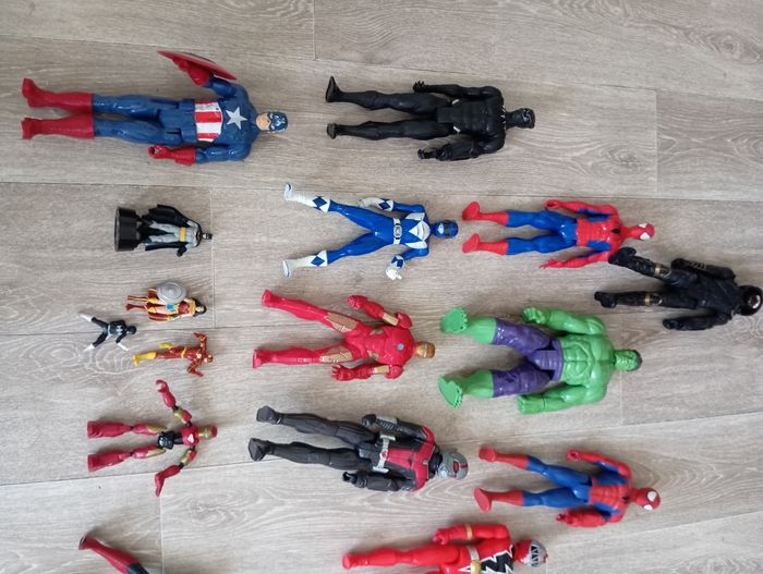 Lot figurines super héros Marvel power rangers - photo numéro 2