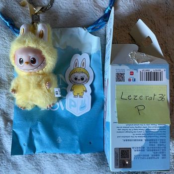 Peluche LABUBU Pin for Love – Lettre P (POP MART)