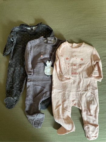 Lot 3 pyjamas taille 6 mois
