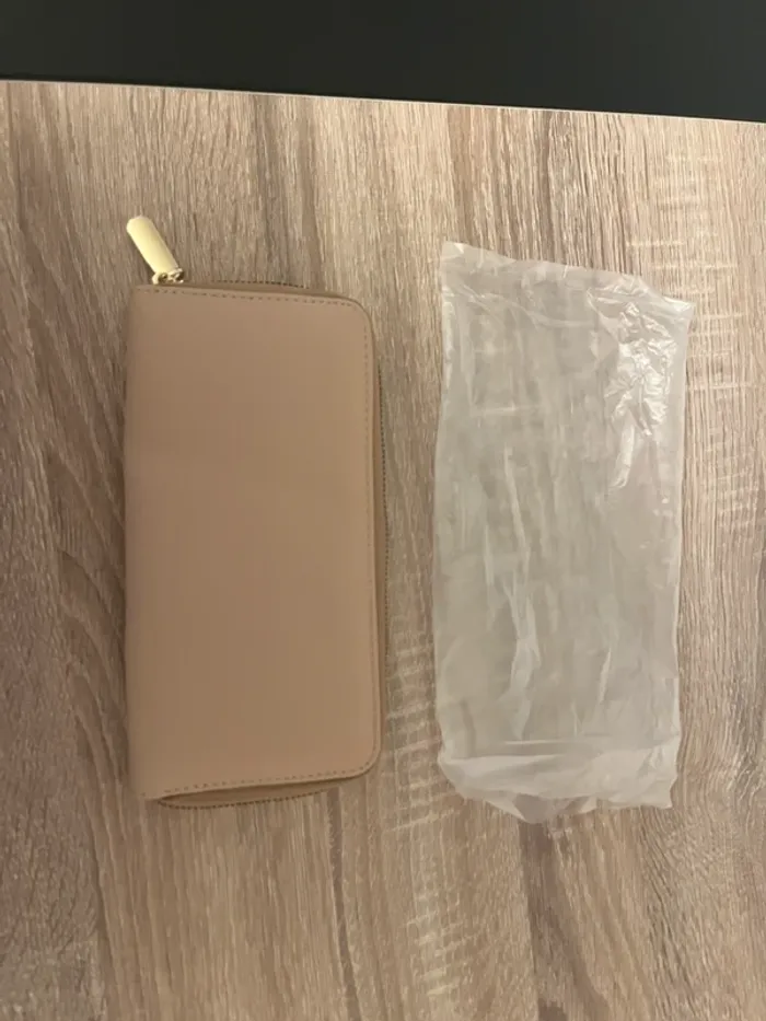 Porte-feuille neuf beige foncé