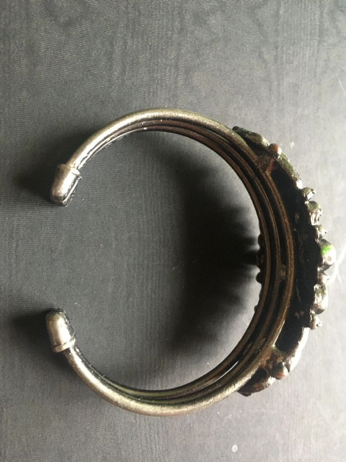 Bracelet manchette style ethnique métal argenté émaillé vert - photo numéro 4