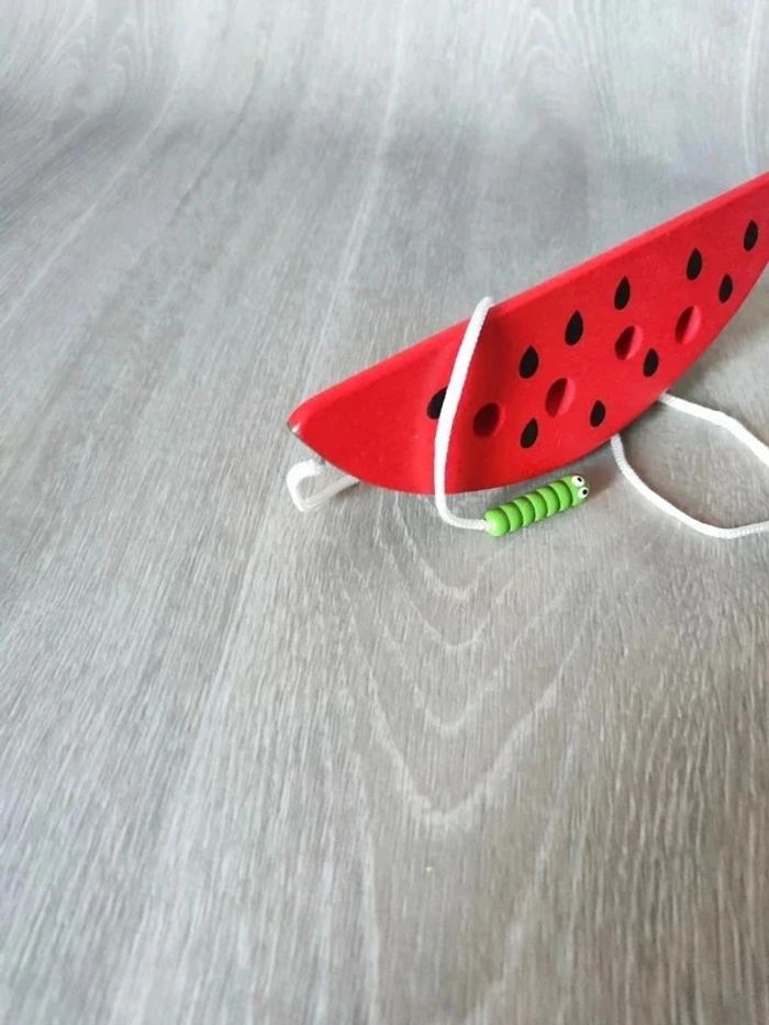Ver qui mange une pastèque motricité fine - photo numéro 2