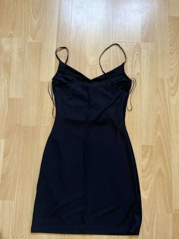 Robe noire H&M taille XS - photo numéro 4
