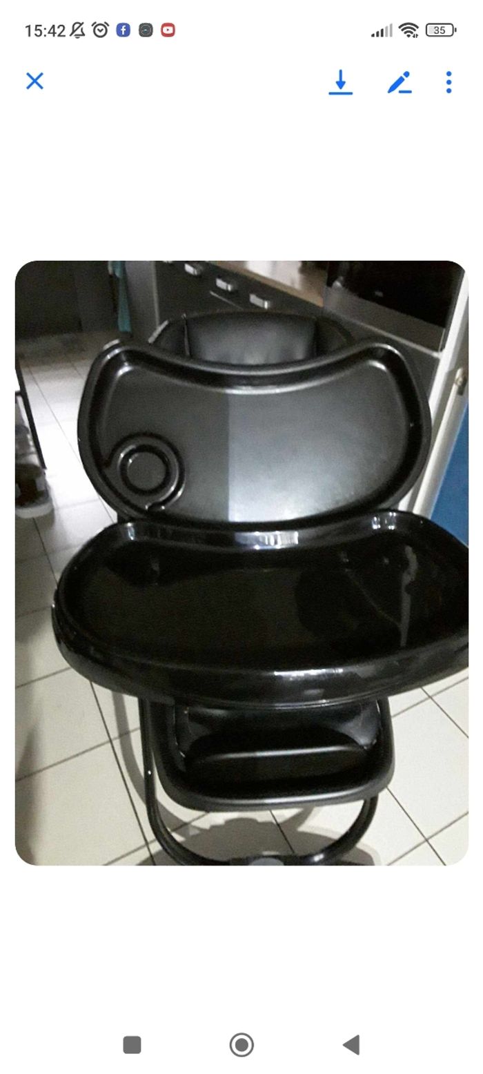 Vends chaise haute simili cuir noir - photo numéro 2