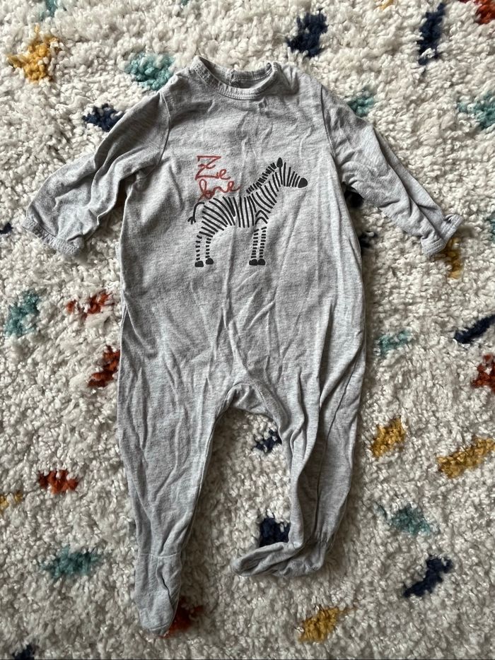 Lot de 5 pyjamas légers en taille 6 mois - photo numéro 8