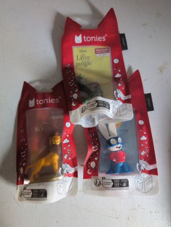 Lot tonies 
