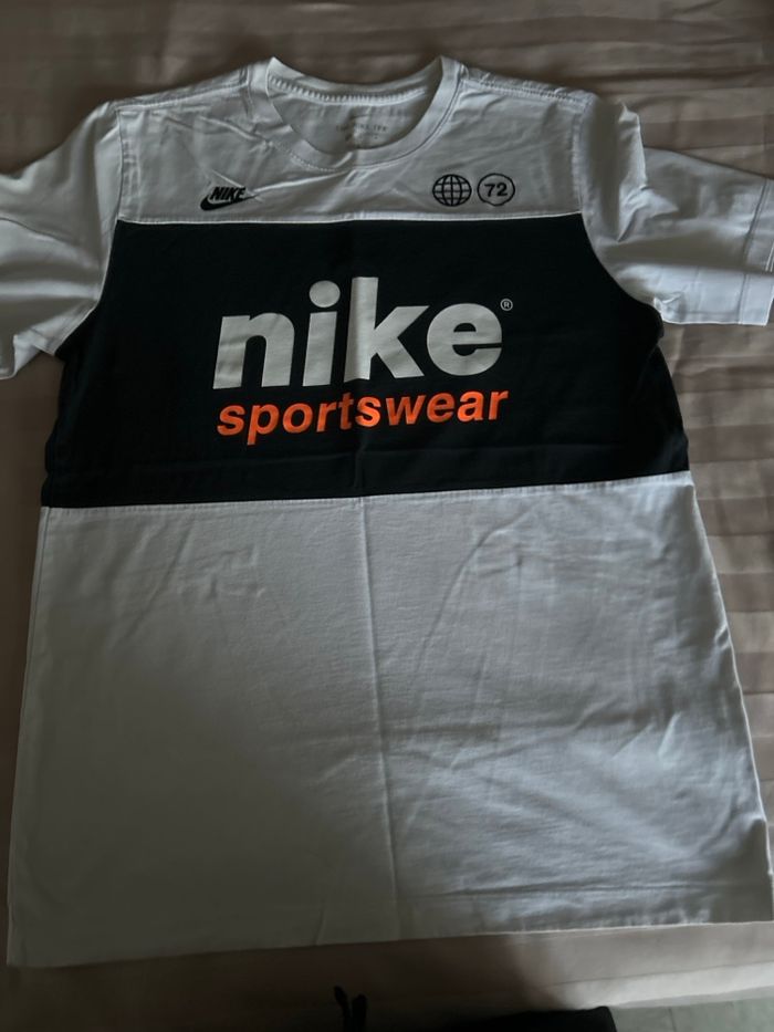 TEE shirt NIKE