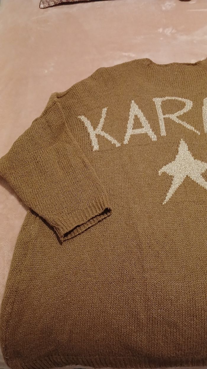 Tunique col V. Marron avec fantaisie dorée dans le dos - photo numéro 4