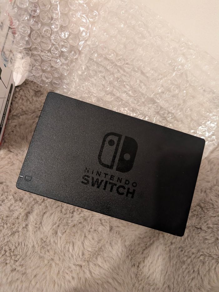 Pack Nintendo Switch + accessoires (verre trempé, boîtier jeux)  Excellent état - photo numéro 10