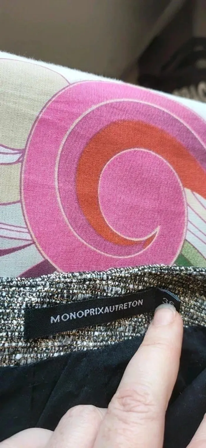 Jupe courte - photo numéro 2