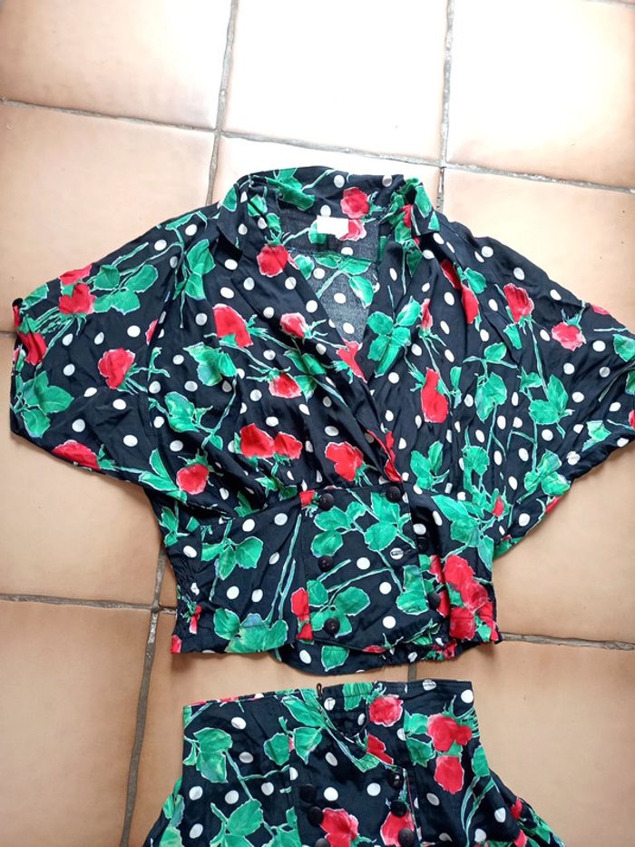 Ensemble jupe/chemisier fleuri à pois - photo numéro 2