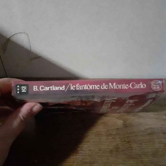 Le fantôme de Monte-Carlo de Barbara Cartland - photo numéro 2